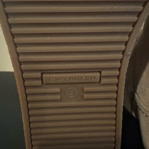 💥Tory Burch Suede Pull On Boots. Color Tan, Size 9, Mid-calf - Picture 7 of 8